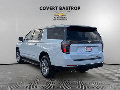 Used 2026 Chevrolet Suburban Premier image 4