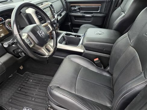Used 2019 RAM 1500 Laramie image 17