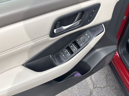 Used 2023 Nissan Rogue SL image 15