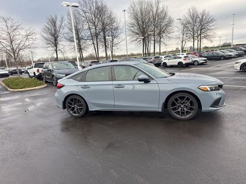 Used 2023 Honda Civic Sport Touring image 9