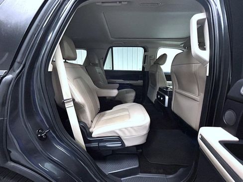 Used 2022 Ford Expedition Limited AWD/4WD image 18