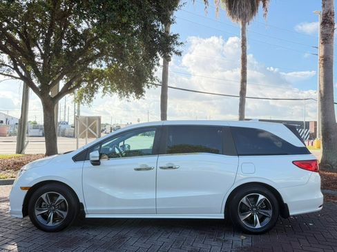 Used 2018 Honda Odyssey Touring image 2