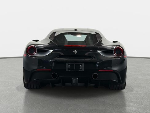Used 2018 Ferrari 488 GTB RWD image 8
