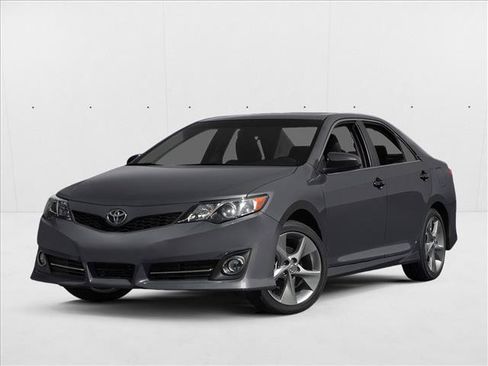 Used 2014 Toyota Camry LE FWD image 1