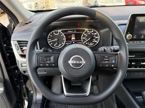 Used 2023 Nissan Rogue SV image 25