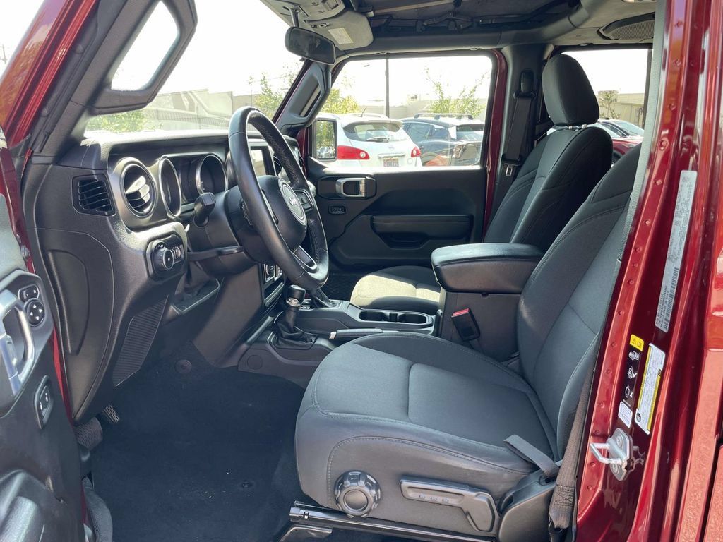 Used 2021 Jeep Wrangler Unlimited Sport AWD/4WD image 15