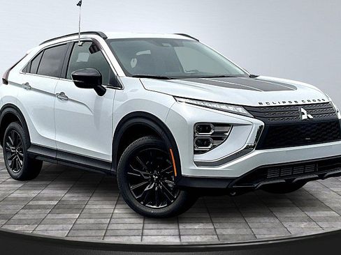 Used 2024 Mitsubishi Eclipse Cross AWD image 2