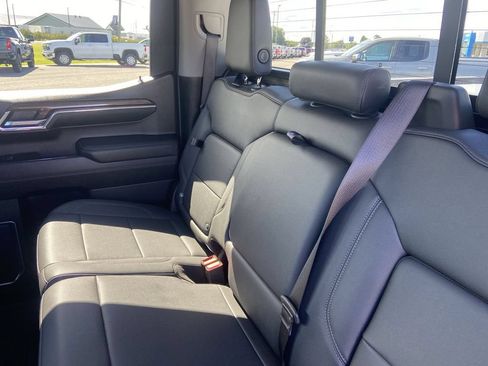 Certified 2023 Chevrolet Silverado 1500 RST w/ Convenience Package II AWD/4WD image 15