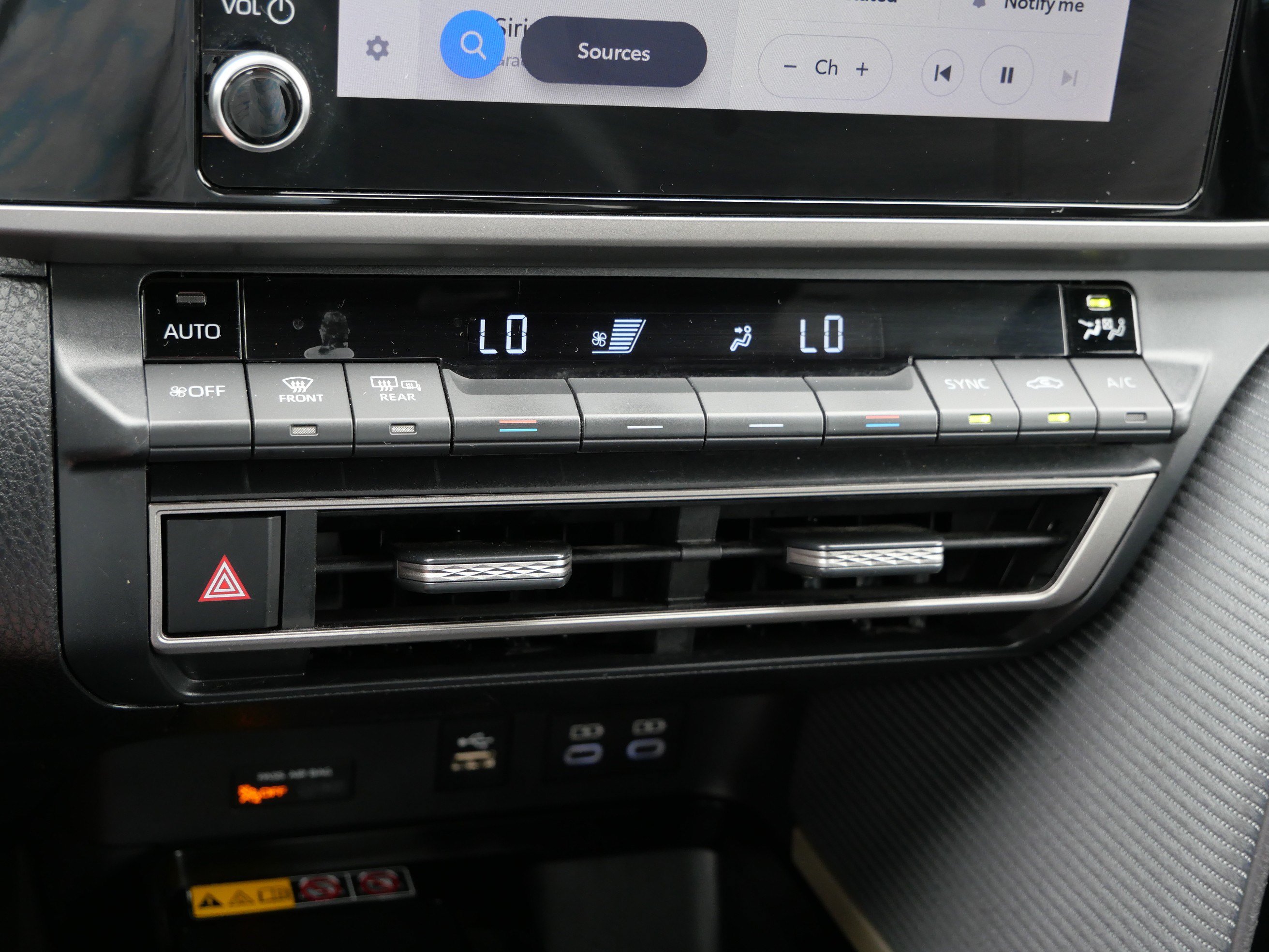 Certified 2025 Toyota Camry SE FWD image 23