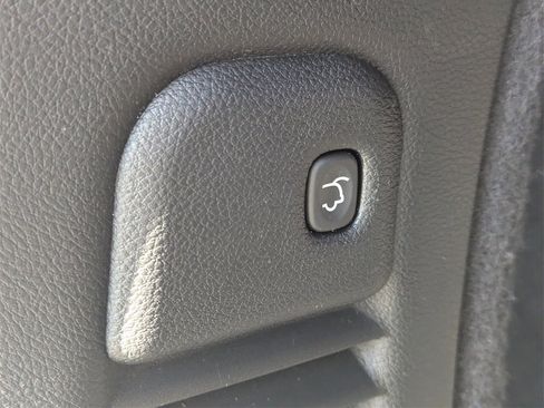 Used 2021 Dodge Durango SRT Hellcat w/ Technology Group image 31