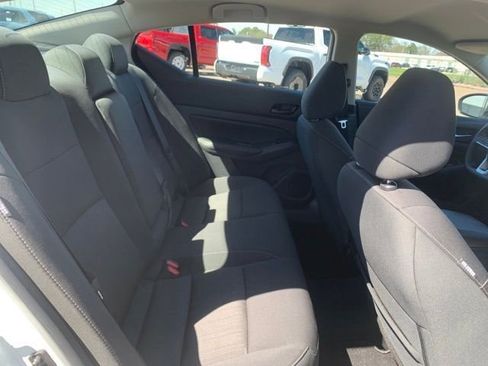 Used 2025 Nissan Altima 2.5 SV FWD image 30