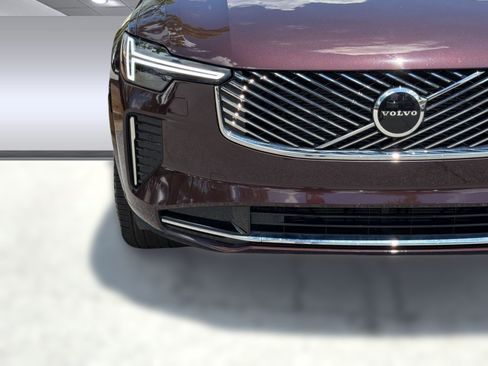 Certified 2025 Volvo XC90 B6 Core AWD/4WD image 12