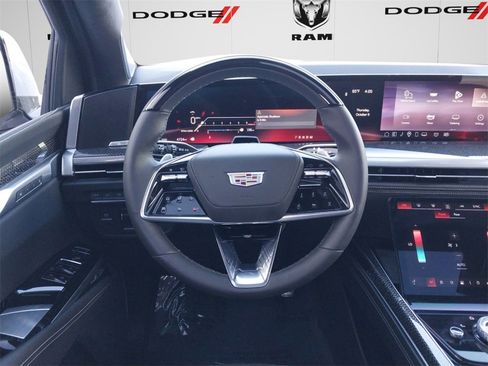 Used 2025 Cadillac Escalade ESV V image 12