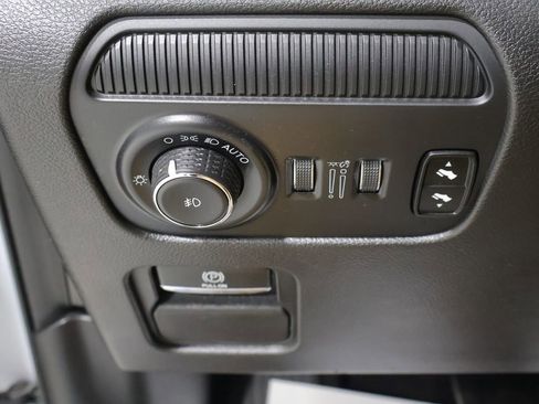Used 2024 Jeep Wagoneer Series II AWD/4WD image 30