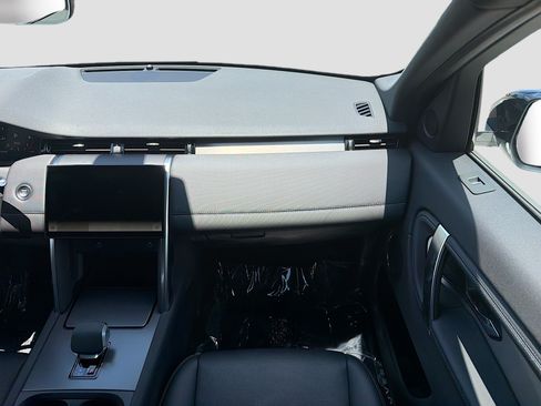 Used 2025 Land Rover Discovery Sport Dynamic SE AWD/4WD image 18