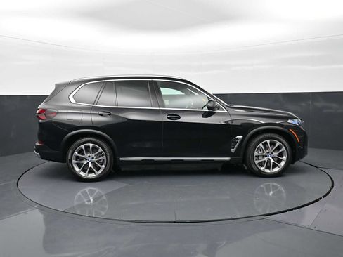 Used 2024 BMW X5 xDrive50e w/ Premium Package AWD/4WD image 4