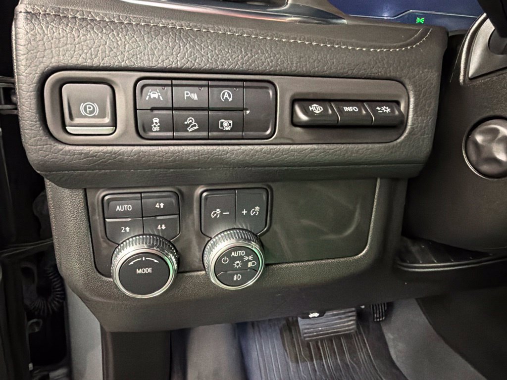 Used 2023 GMC Yukon Denali w/ LPO, Floor Liner Package AWD/4WD image 20