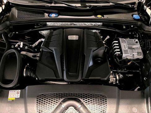 Used 2023 Porsche Macan S image 24