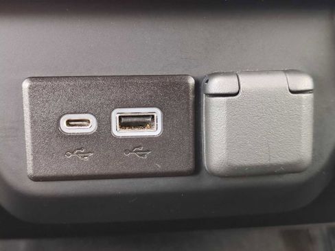 Used 2022 Chevrolet Silverado 1500 Custom image 19