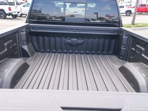 New 2025 Chevrolet Silverado 2500 LT w/ Safety Package image 24