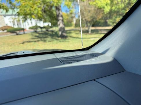 Used 2011 Nissan Frontier SV image 35