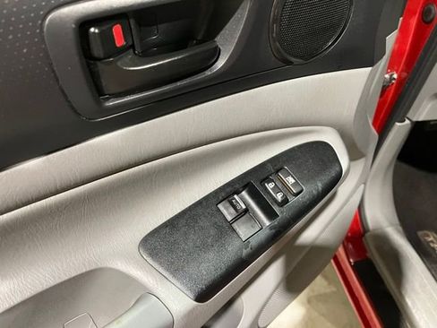 Used 2015 Toyota Tacoma 4x4 Access Cab V6 image 30