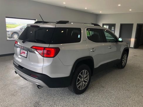 Used 2019 GMC Acadia SLE image 3