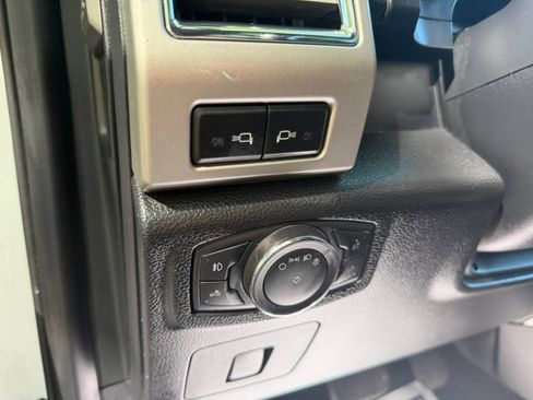 Used 2016 Ford F150 Lariat w/ Equipment Group 502A Luxury AWD/4WD image 18