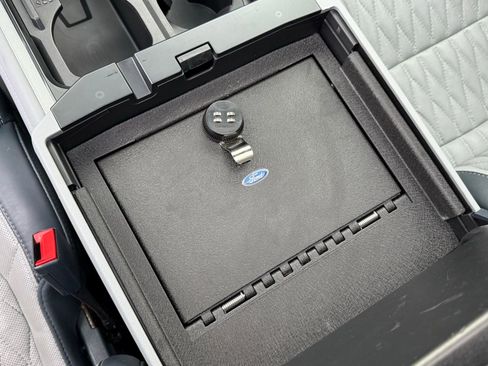 Used 2024 Ford F350 Limited image 30