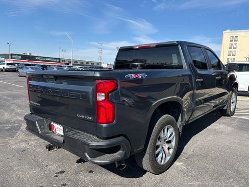 Used 2019 Chevrolet Silverado 1500 Custom w/ Custom Value Package image 5
