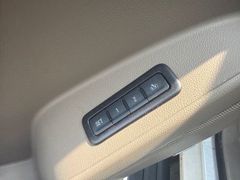 Used 2017 Chevrolet Tahoe Premier AWD/4WD image 35