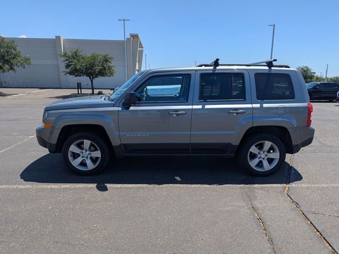 Used 2014 Jeep Patriot Latitude AWD/4WD image 8