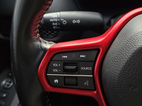 Used 2025 Honda HR-V Sport image 32