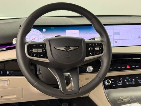 Used 2026 Genesis GV70 2.5T Select image 32