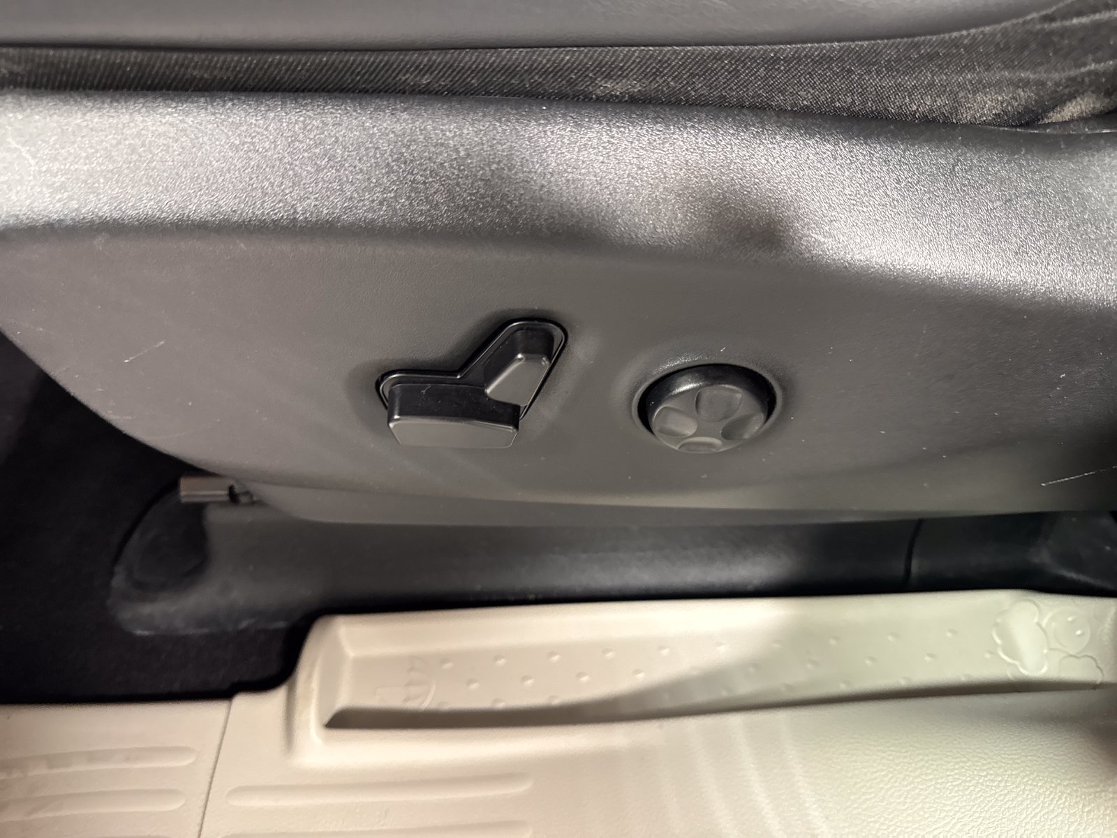 Used 2023 Chrysler Pacifica Touring-L FWD image 15