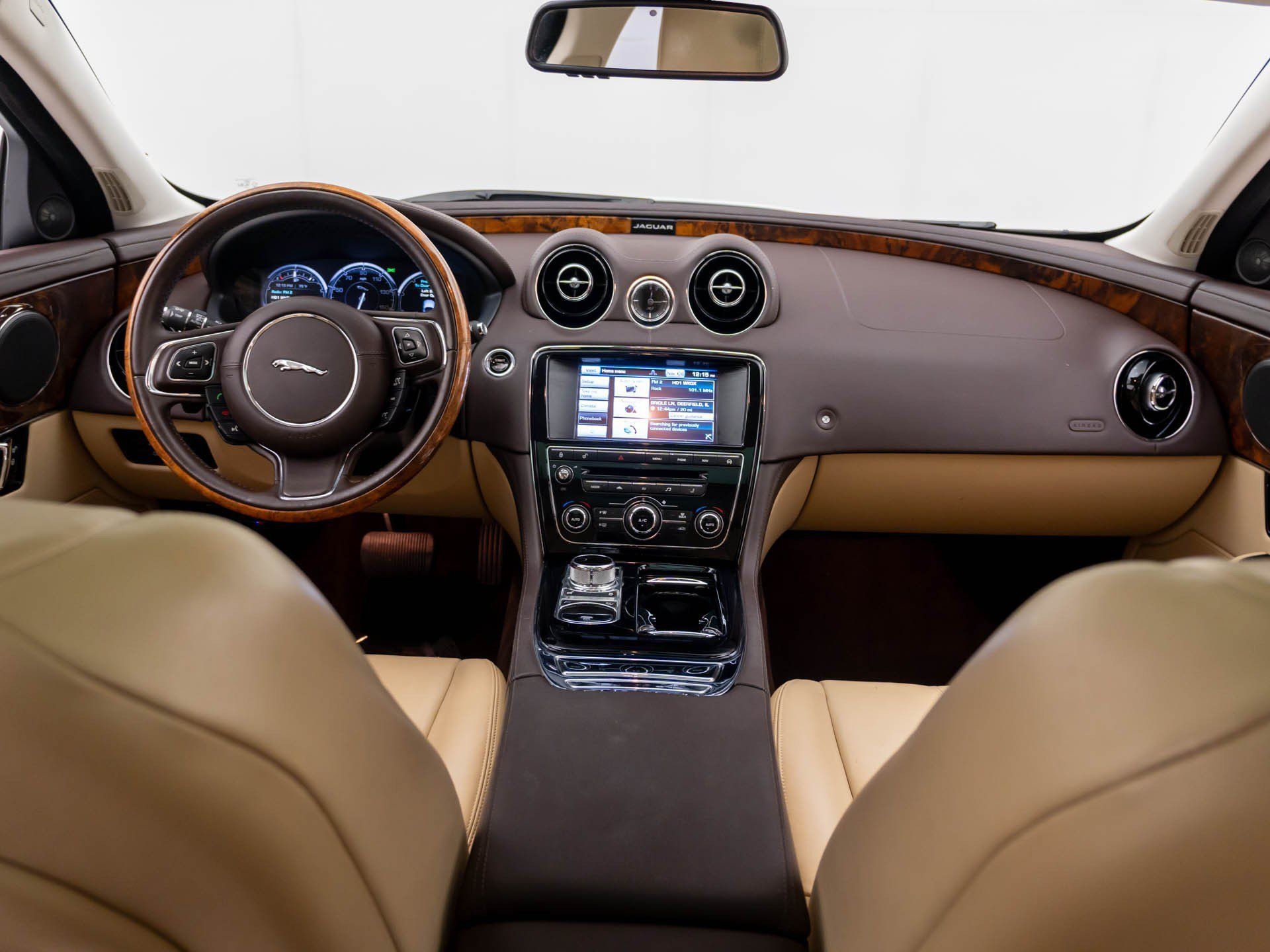 Used 2015 Jaguar XJ AWD image 9