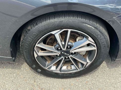 Used 2024 Kia Forte LXS FWD image 6
