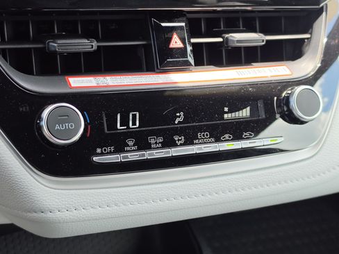 Certified 2025 Toyota Corolla SE FWD image 21