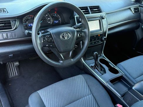 Used 2015 Toyota Camry LE image 4