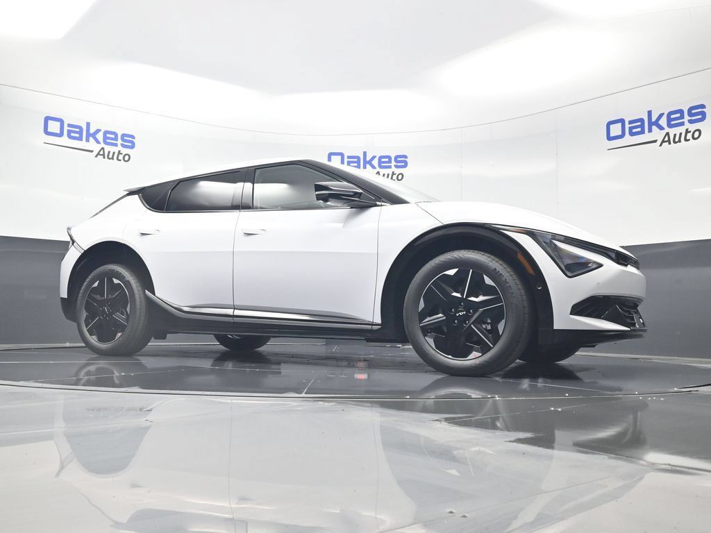 New 2026 Kia EV6 Wind RWD image 37