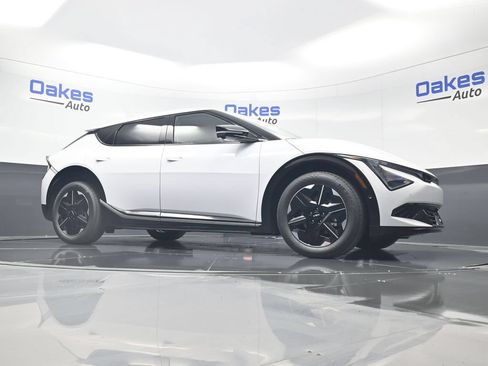 New 2026 Kia EV6 Wind RWD image 37