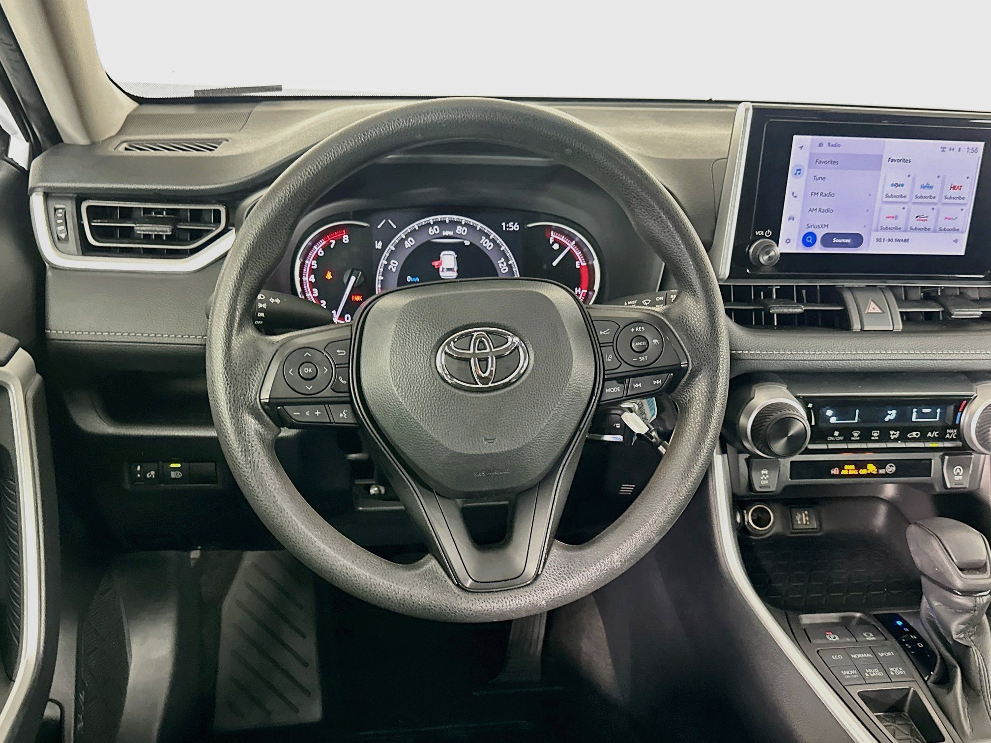 Used 2024 Toyota RAV4 LE AWD/4WD image 18