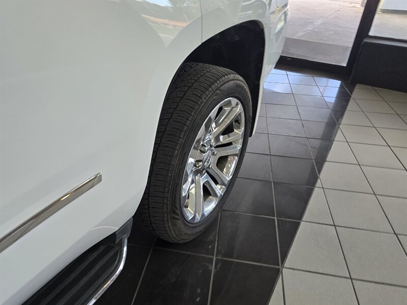 Used 2017 GMC Yukon SLT w/ Premium Edition AWD/4WD image 47