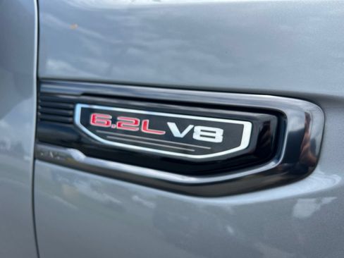 Used 2024 GMC Sierra 1500 AT4 w/ Technology Package AWD/4WD image 9