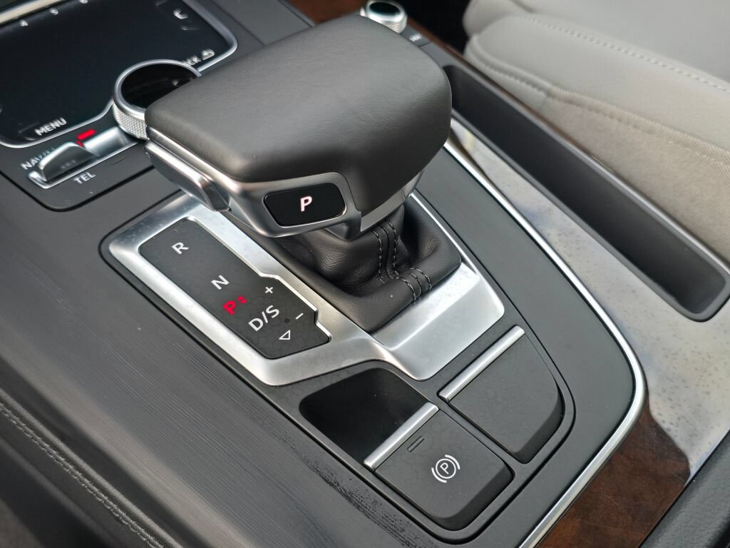 Used 2018 Audi Q5 Prestige w/ Prestige Package AWD/4WD image 17