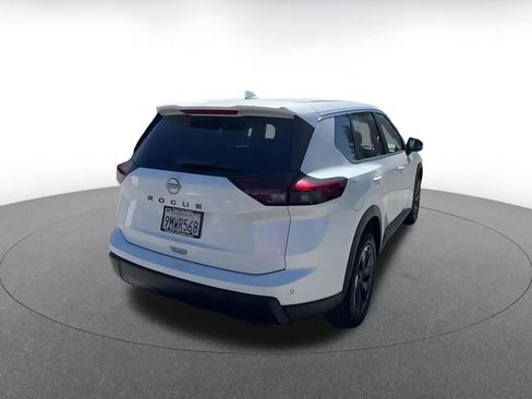 Used 2025 Nissan Rogue SV image 14