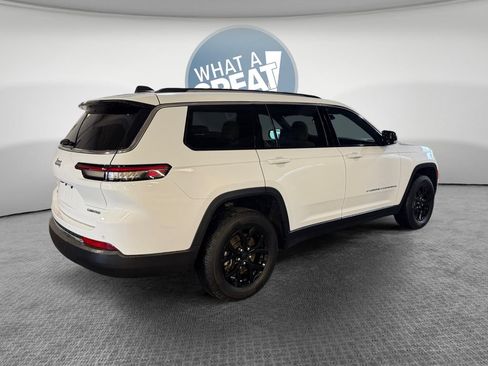 Used 2023 Jeep Grand Cherokee L Limited AWD/4WD image 3