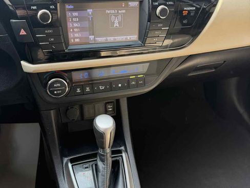 Used 2014 Toyota Corolla LE FWD image 22
