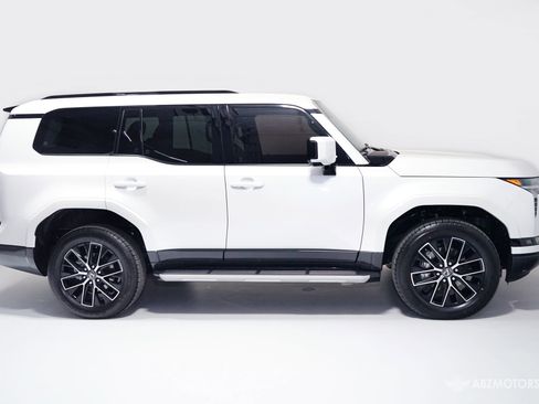 Used 2026 Lexus GX 550 w/ Cold Area Package AWD/4WD image 3