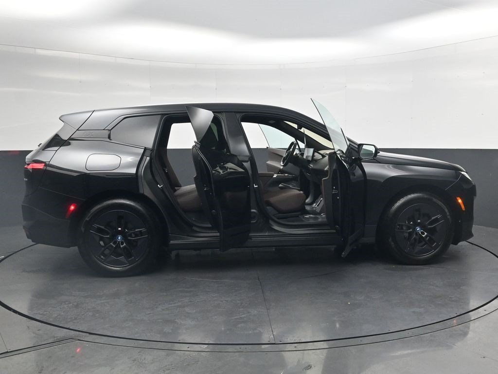 Used 2024 BMW iX xDrive50 w/ Convenience Package AWD/4WD image 36